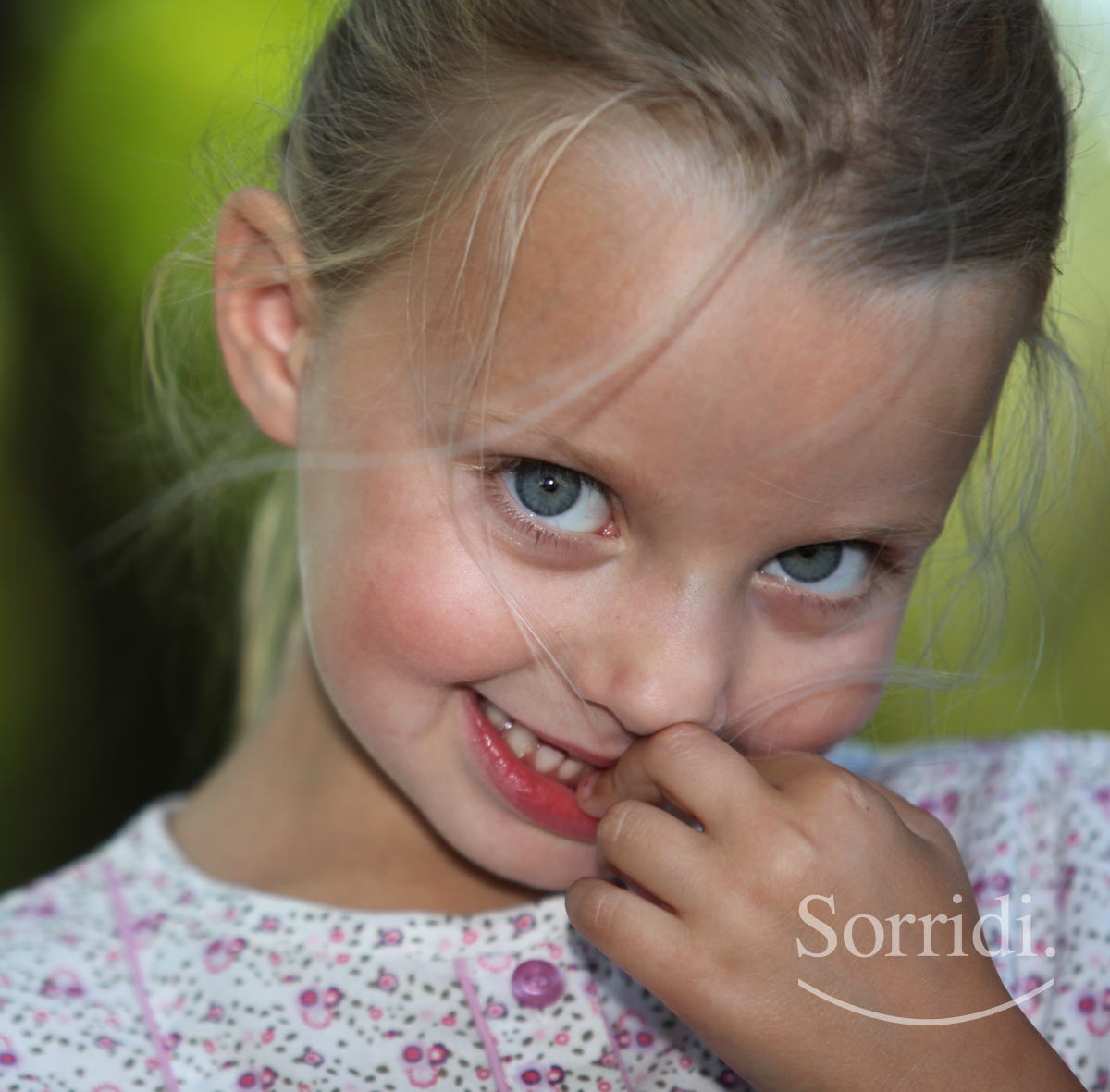 mordere-unghie--bambini-ch-magazine-dentista-locarno